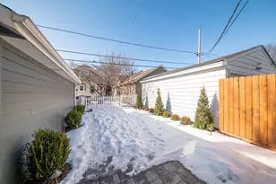 2431 N 70th St, Wauwatosa, WI 53213 - Photo 29