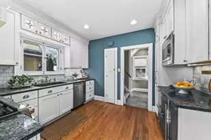 2431 N 70th St, Wauwatosa, WI 53213 - Photo 13