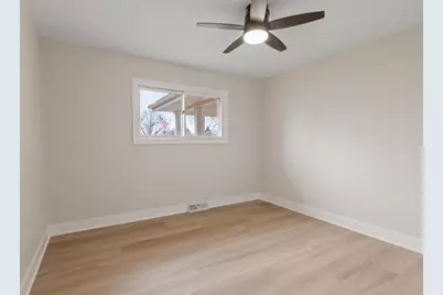 N56W36792  Cherokee Rd, Oconomowoc, WI 53066 - Photo 23