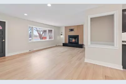 N56W36792  Cherokee Rd, Oconomowoc, WI 53066 - Photo 7