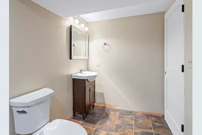 N56W36792  Cherokee Rd, Oconomowoc, WI 53066 - Photo 37