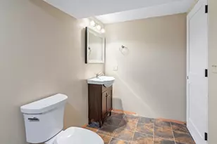 N56W36792 Cherokee Rd, Oconomowoc, WI 53066 - Photo 37