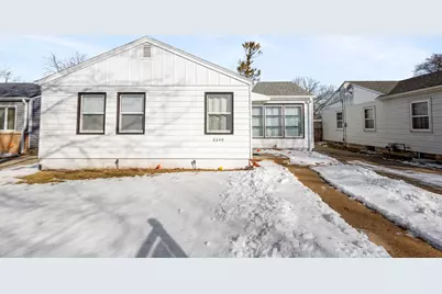 2240 W Lawn Ave, Milwaukee, WI 53209 - Photo 1
