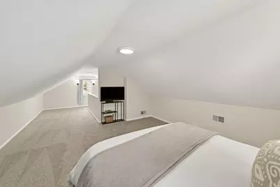 320 S Honey Creek Dr, Milwaukee, WI 53214 - Photo 19