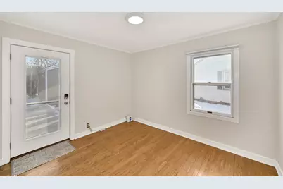 320 S Honey Creek Dr, Milwaukee, WI 53214 - Photo 15