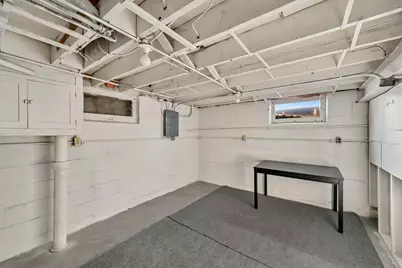 320 S Honey Creek Dr, Milwaukee, WI 53214 - Photo 23