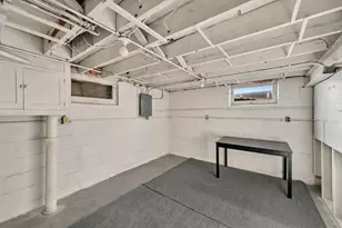 320 S Honey Creek Dr, Milwaukee, WI 53214 - Photo 23