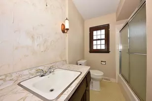 2431 E Dale Ave, Cudahy, WI 53110 - Photo 17