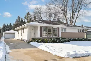 2431 E Dale Ave, Cudahy, WI 53110 - Photo 25