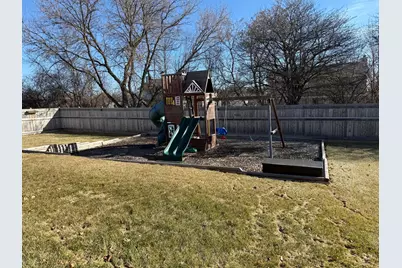 W144N10772  Lincoln Dr, Germantown, WI 53022 - Photo 25