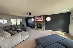 W144N10772 Lincoln Dr, Germantown, WI 53022 - Photo 5