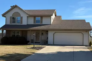 W144N10772 Lincoln Dr, Germantown, WI 53022 - Photo 1