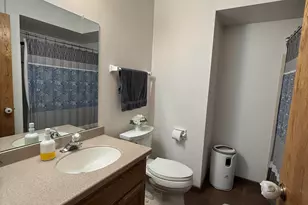 W144N10772 Lincoln Dr, Germantown, WI 53022 - Photo 19