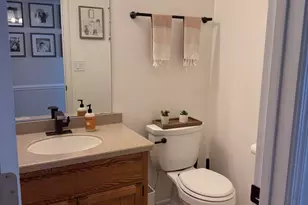 W144N10772 Lincoln Dr, Germantown, WI 53022 - Photo 13