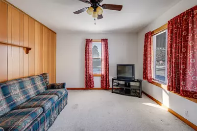 1423 S 14th St, Manitowoc, WI 54220 - Photo 9