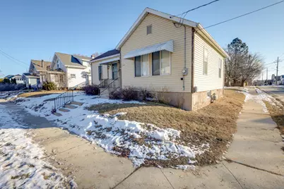 1423 S 14th St, Manitowoc, WI 54220 - Photo 23