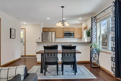 1212  7th St, La Crosse, WI 54601 - Photo 7