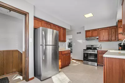 3203 N 94th St, Milwaukee, WI 53222 - Photo 9