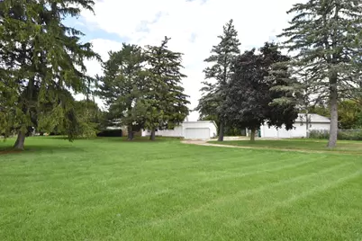 N94W17842  Appleton Ave, Menomonee Falls, WI 53051 - Photo 3