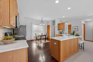 1960 Foxcroft Ln, Waukesha, WI 53189 - Photo 11