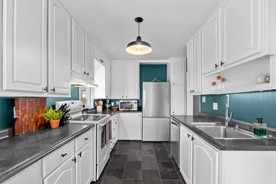 51  Lighthouse Ct, Sheboygan, WI 53081 - Photo 9