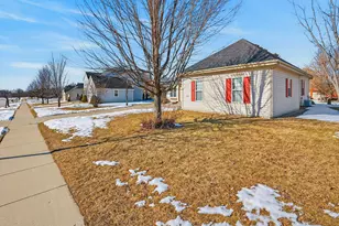 3838 E Stargrass Ln, Oak Creek, WI 53154 - Photo 5