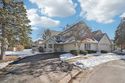 N21W24045  Garden Cir #F, Pewaukee, WI 53072 - Photo 3