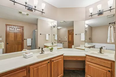 N21W24045  Garden Cir #F, Pewaukee, WI 53072 - Photo 37