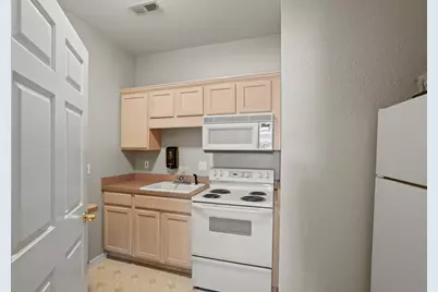 13070 W Bluemound Rd #209, Elm Grove, WI 53122 - Photo 15