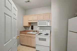 13070 W Bluemound Rd, Elm Grove, WI 53122 - Photo 15