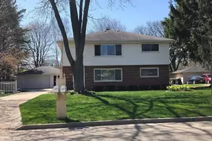 1531 N 116th St, Wauwatosa, WI 53226 - Photo 1