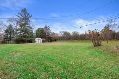 15620 W Saint Francis Dr, New Berlin, WI 53151 - Photo 5