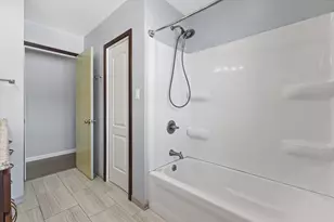 15620 W St Francis Dr, New Berlin, WI 53151 - Photo 27