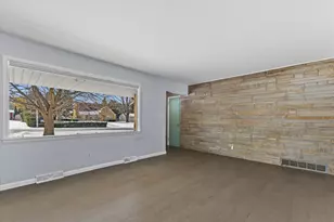 15620 W St Francis Dr, New Berlin, WI 53151 - Photo 19