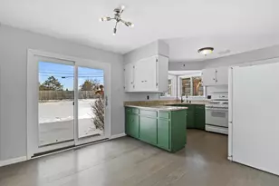 15620 W St Francis Dr, New Berlin, WI 53151 - Photo 21