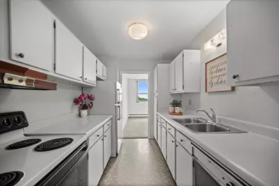 1707 N Prospect Ave #4A, Milwaukee, WI 53202 - Photo 3