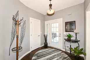 955 Dana Ln, Waukesha, WI 53189 - Photo 3