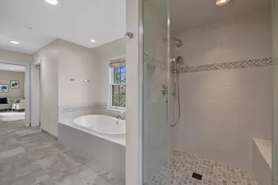 9421 N Lake Dr, Bayside, WI 53217 - Photo 23