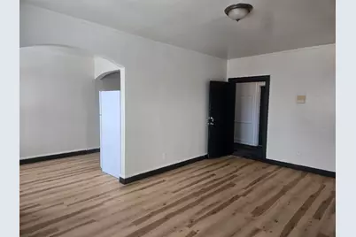 915 N 24th St, Milwaukee, WI 53233 - Photo 3
