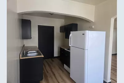 915 N 24th St, Milwaukee, WI 53233 - Photo 5