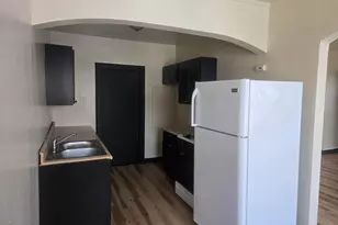 915 N 24th St, Milwaukee, WI 53233 - Photo 5