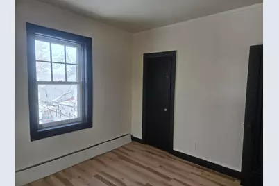 915 N 24th St, Milwaukee, WI 53233 - Photo 9