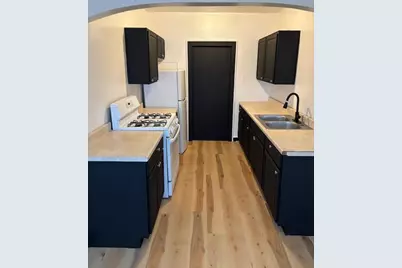 915 N 24th St, Milwaukee, WI 53233 - Photo 19