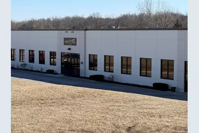 750  Veterans Pkwy #105, Lake Geneva, WI 53147 - Photo 3