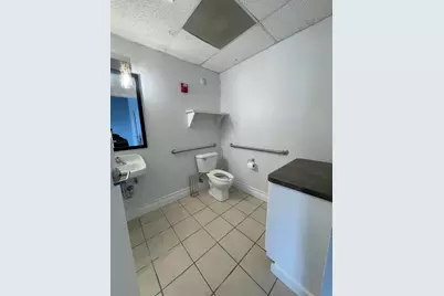 750  Veterans Pkwy #105, Lake Geneva, WI 53147 - Photo 9