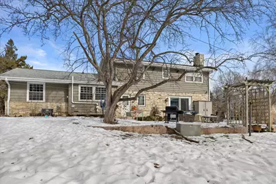 18765  Le Chateau Dr, Brookfield, WI 53045 - Photo 35