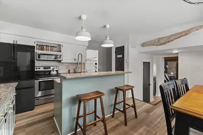 18765  Le Chateau Dr, Brookfield, WI 53045 - Photo 5