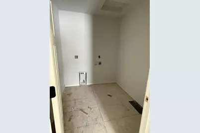 1499  Patton Dr, Hartford, WI 53027 - Photo 11