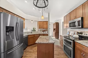 7245 S Hillendale Dr, Franklin, WI 53132 - Photo 19