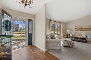 7245 S Hillendale Dr, Franklin, WI 53132 - Photo 3